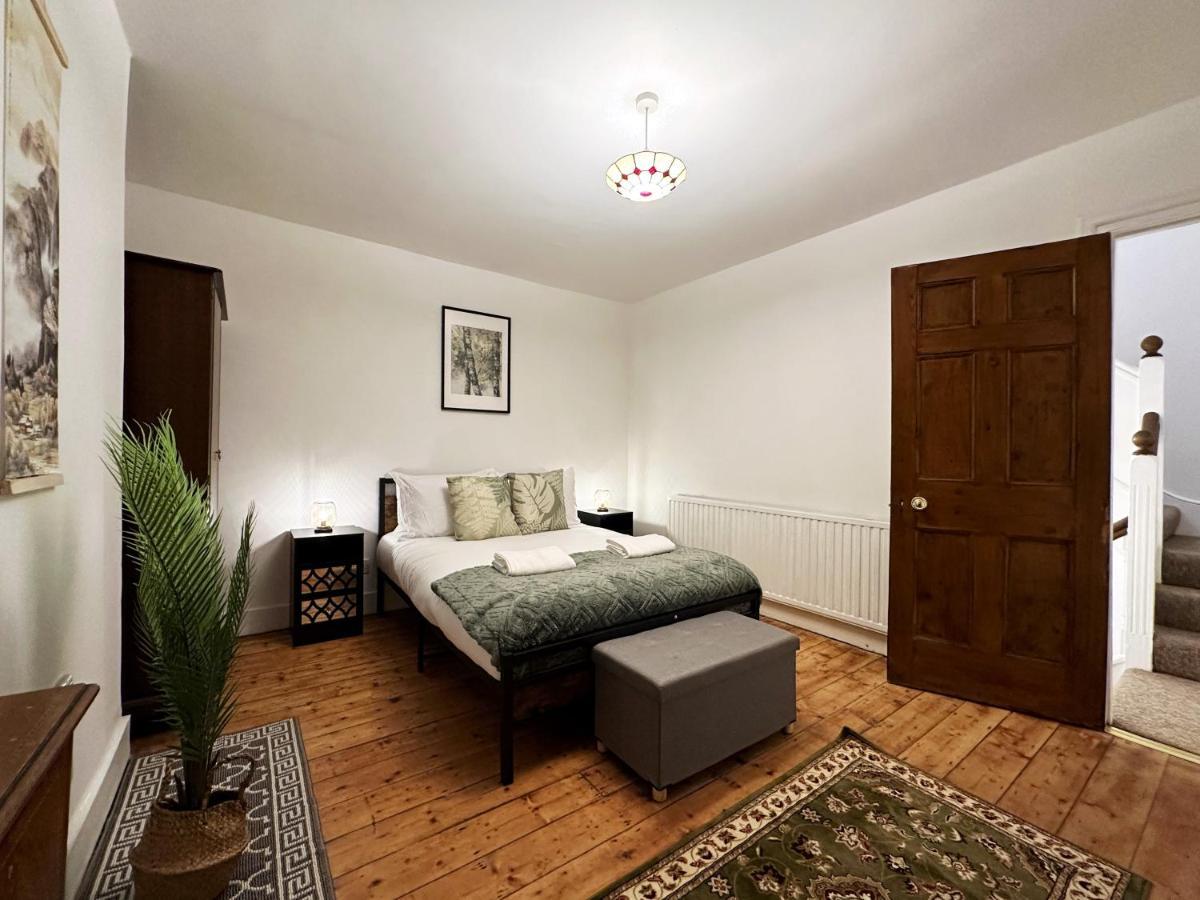 Hannah Place Near Finsbury Park - 4 Double Beds, Ideal For Families, Max 8 People Лондон Экстерьер фото