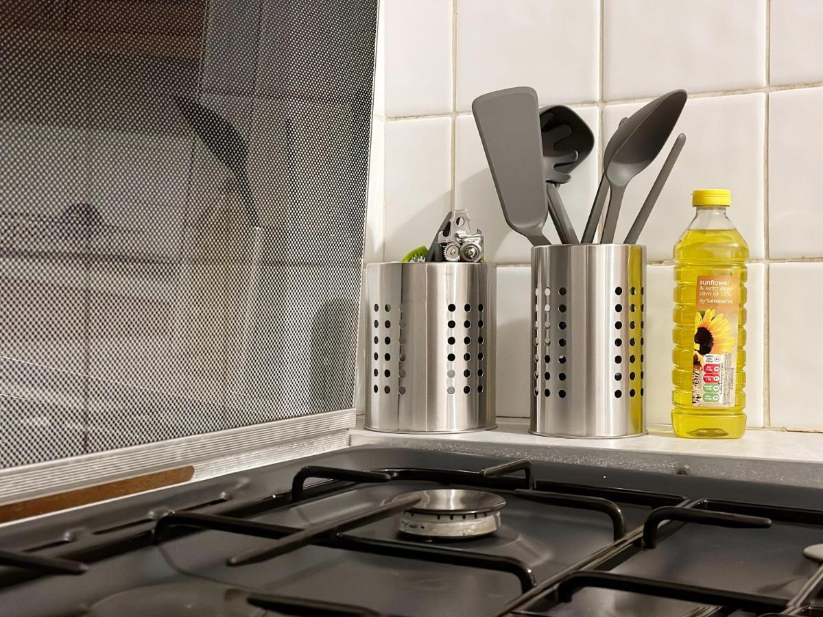 Hannah Place Near Finsbury Park - 4 Double Beds, Ideal For Families, Max 8 People Лондон Экстерьер фото